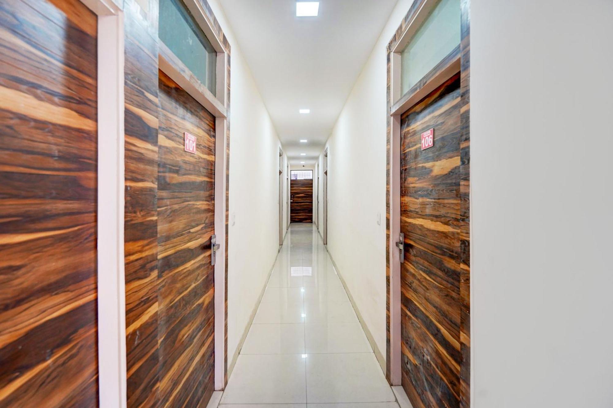 גאזיאבאד Hotel O Marina מראה חיצוני תמונה
